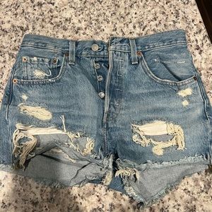 Levi’s 501 shorts - size 26 & great condition